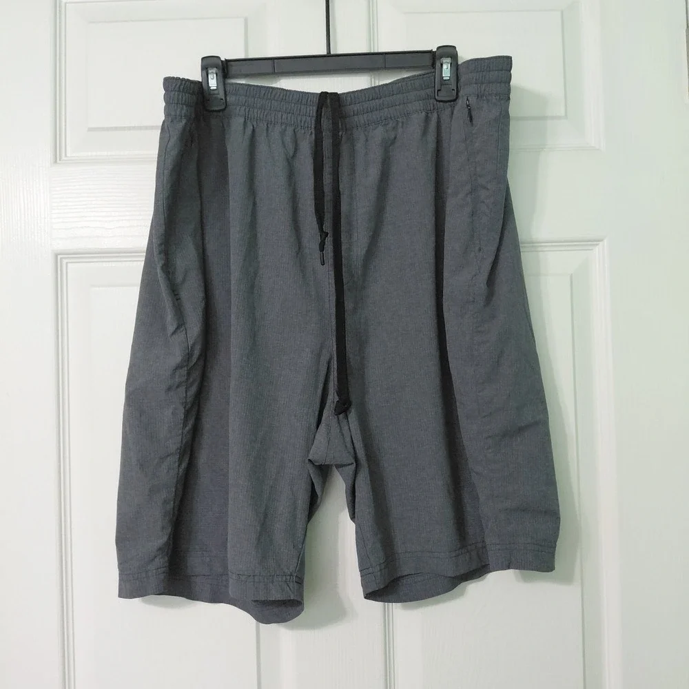 Adidas Mens Sportswear Training Essentials Athletics Shorts Size 2XL Gray